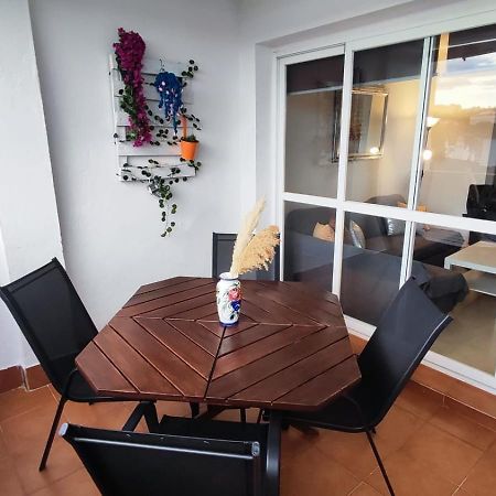 2Bdr Sunny Apartment With Pool And Private Parking In 베날마데나코스타 외부 사진