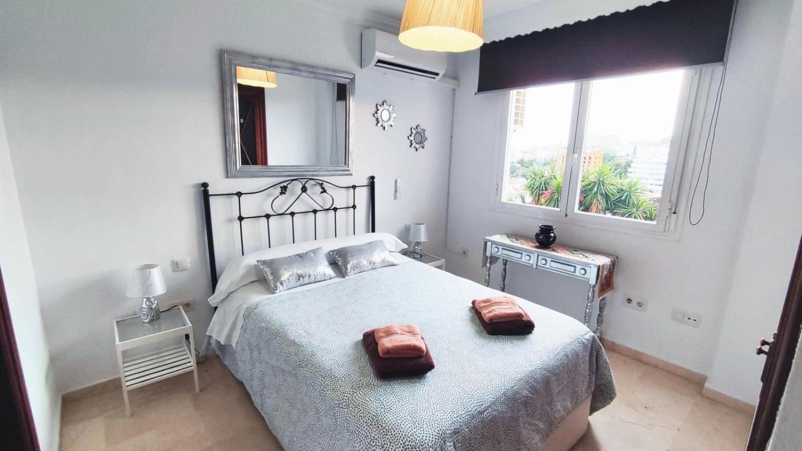 2Bdr Sunny Apartment With Pool And Private Parking In 베날마데나코스타 외부 사진