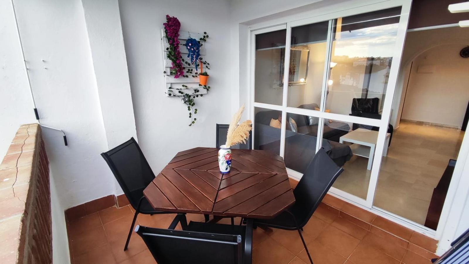 2Bdr Sunny Apartment With Pool And Private Parking In 베날마데나코스타 외부 사진